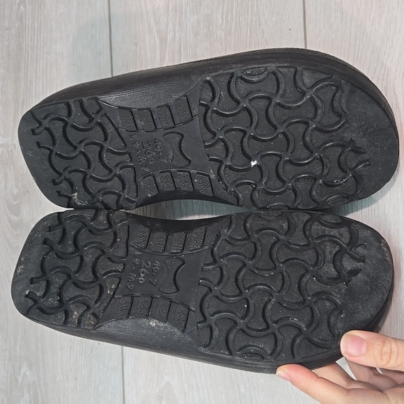 Birkenstock Women Black Clogs Outdoor Shoes Sz W9 M7 - Picture 11 of 12